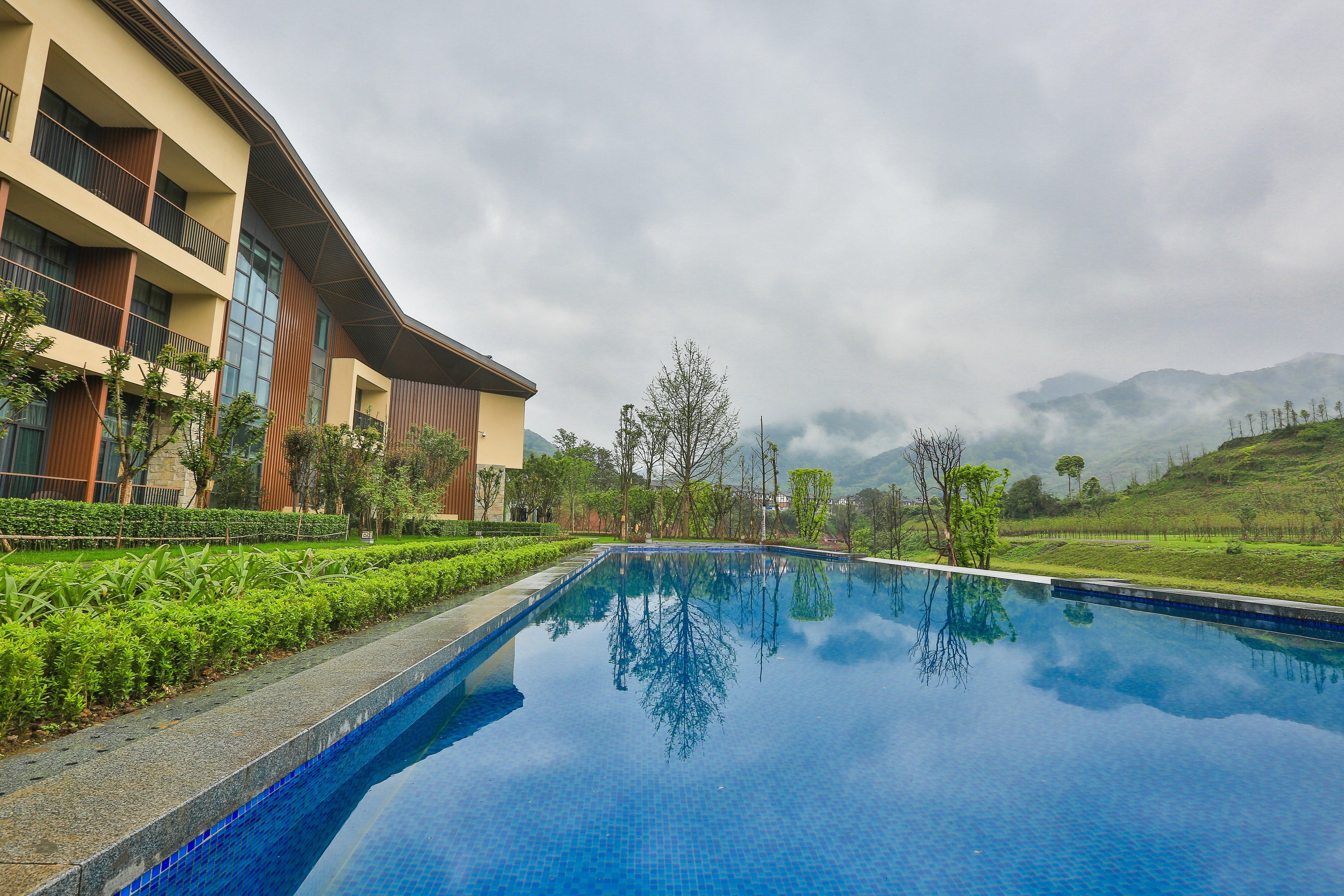 Holiday Inn Express Emei Mountain By Ihg Emeishan Exterior foto