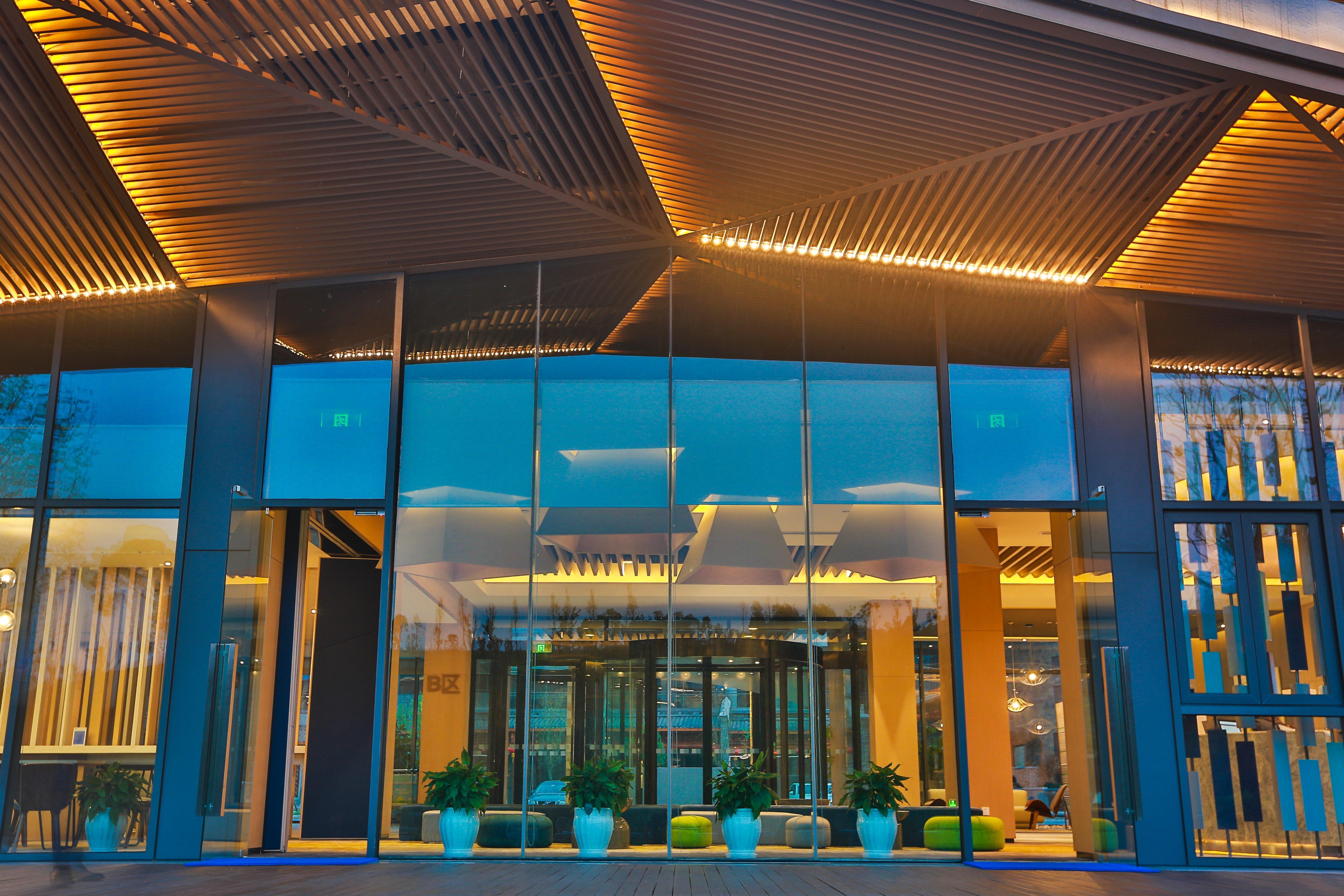 Holiday Inn Express Emei Mountain By Ihg Emeishan Exterior foto