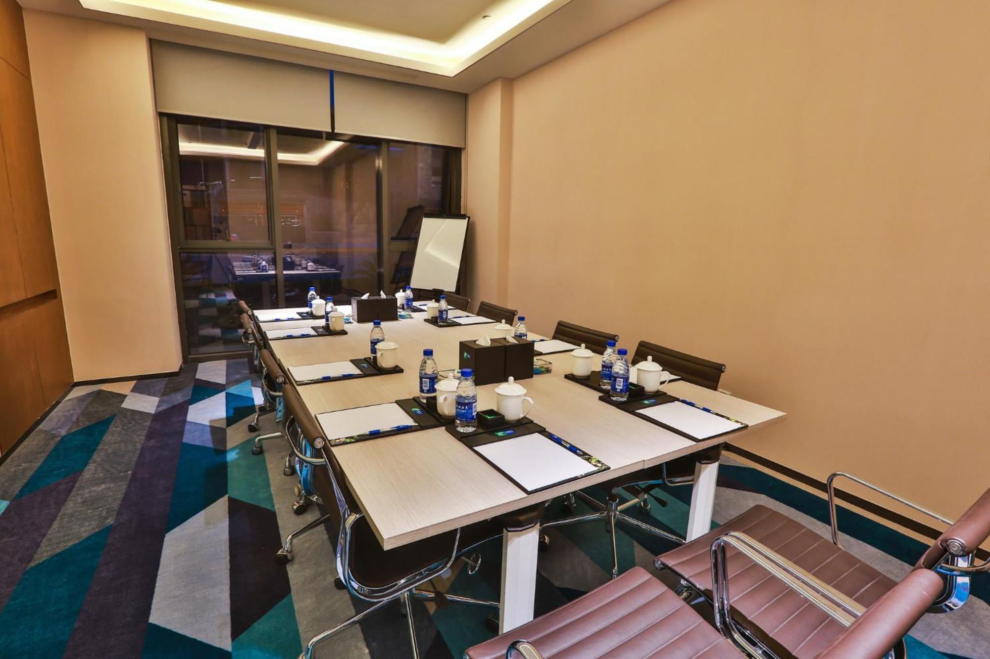Holiday Inn Express Emei Mountain By Ihg Emeishan Exterior foto